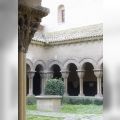 Manos de barro. Historias de piedra: conoce el claustro románico