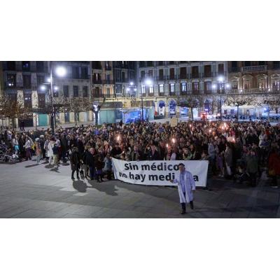Los médicos de Navarra advierten: "La sanidad pública, tal y como la conocemos, está condenada a desaparecer"