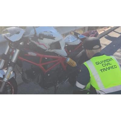 Heridos dos motoristas en una colisión entre dos motocicletas en Ezprogui