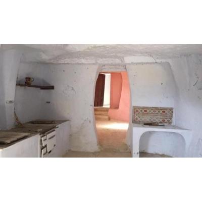 Arguedas recupera una parte de su historia restaurando varias cuevas