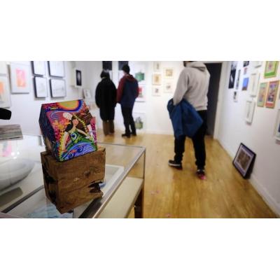 Exposición y venta de artistas locales ‘Todo a 100’ en el espacio Lamai