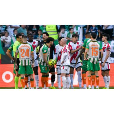 Betis y Rayo firman empate que no sirve en un choque que se alargó un cuarto de hora