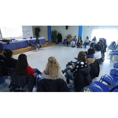 Educadores preocupados: el impacto de las redes sociales y el teléfono móvil en el alumnado