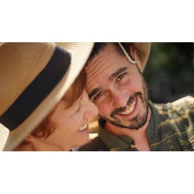La familia del español Adrián Palomino, en coma en Tailandia, inicia su repatriación tras recaudar fondos