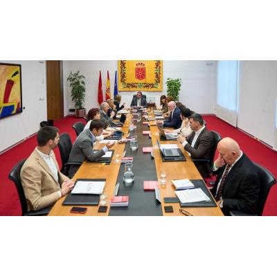 Ayudas al transporte, vivienda protegida o la conversión de Parquenasa, este lunes en la Mesa y Junta