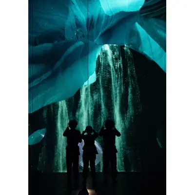 Verne. Teatro familiar. Con la colaboración especial del coro infantil de Griseras