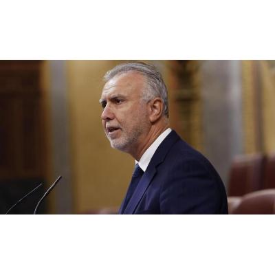 Torres niega que cenase con un empresario y lo atribuye a intentar "desgastar el Gobierno"