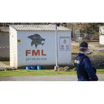 En imágenes: explosión en la pirotecnia FML de Lantarón