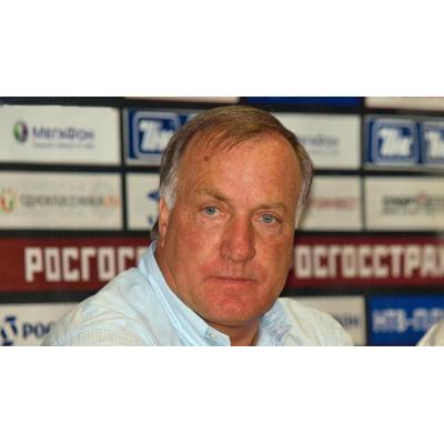 Dick Advocaat renuncia como seleccionador de Curazao y no la dirigirá en el Mundial