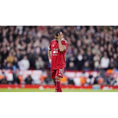 Salah no levanta cabeza