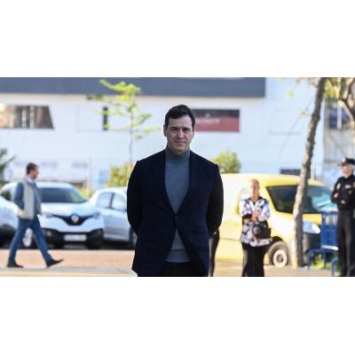 La Audiencia de Badajoz exige al hermano de Sánchez que notifique su domicilio tras intentar sin éxito usar el de su abogado