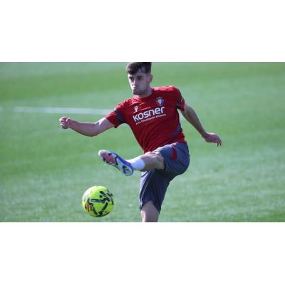 Competición mantiene la amarilla a Aimar Oroz y no podrá jugar en Valencia por sanción