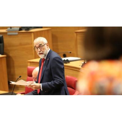 Domínguez asegura que Salud mantiene "un diálogo permanente" con el Sindicato Médico de Navarra