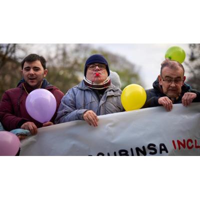 Familias de Tasubinsa denuncian la falta de avances en la financiación del transporte