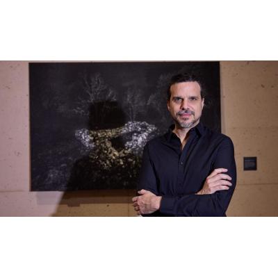 El artista Nicolás Combarro expone en 200 fotos un proyecto de 6 años