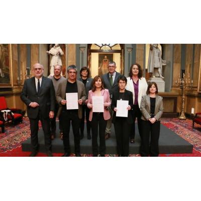 El Senado rechaza retirar el busto de Fraga