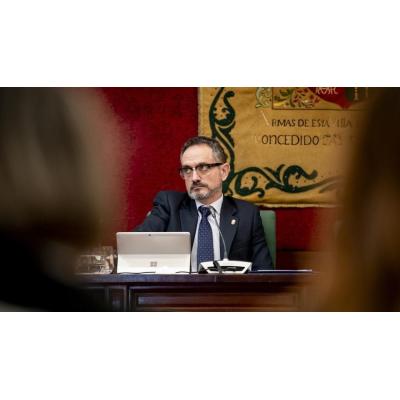 PP y Vox unen sus votos para impedir una comisión de investigación sobre el alcalde de Móstoles
