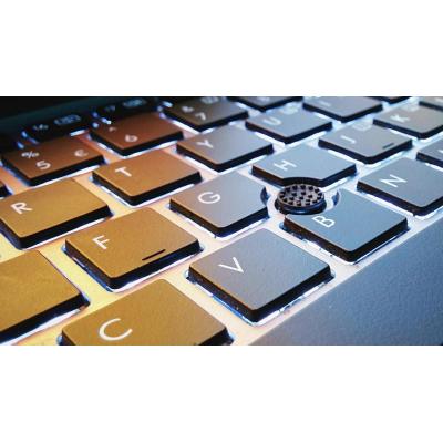 Por qué las teclas F y J del teclado tienen una pequeña raya en relieve
