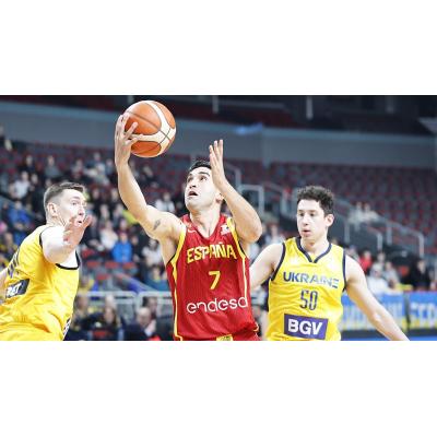 La Familia arrasa a Ucrania en el partido de grupo