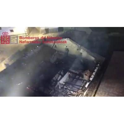 Imágenes del incendio de una vivienda en Berroeta
