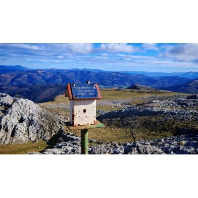 Ruta por Kurutzeberri y Elorreta, un día de viento, vistas y roca viva