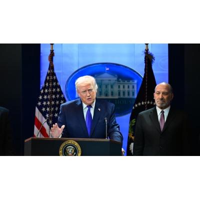 Trump pide a la población iraní que esté lista para tomar el Gobierno