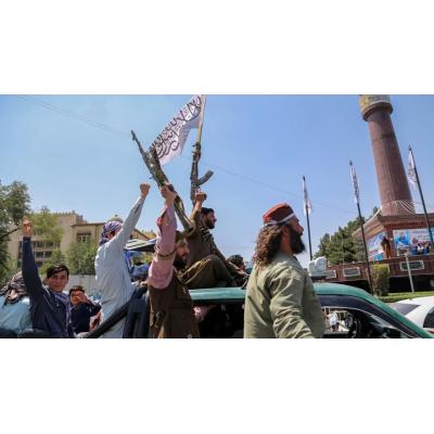 Los talibanes informan bombardeos aéreos contra bases militares en el interior de Pakistán