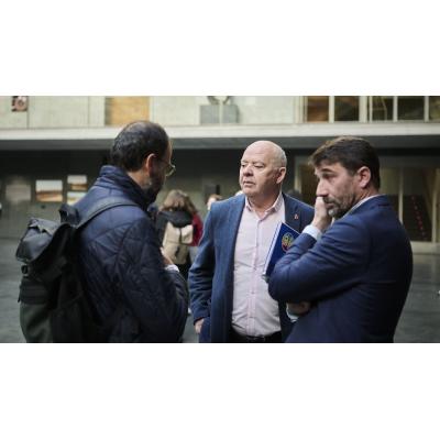 Dos navarros, 10.000 kilómetros y una gesta que VOX quiere rescatar un siglo después