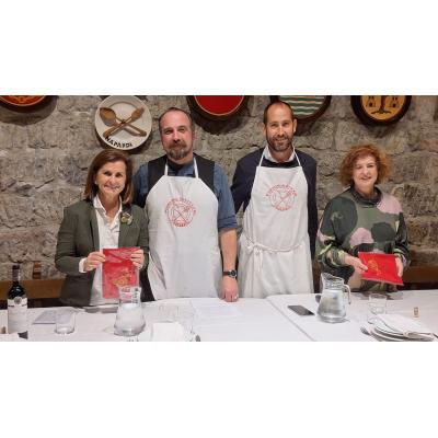La cena solidaria que ha movilizado a Pamplona por una causa histórica: así ha sido la noche de Napardi