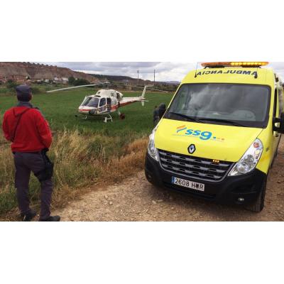 Operativo de película en una localidad navarra por un accidente laboral: rescate en grúa y evacuación en helicóptero
