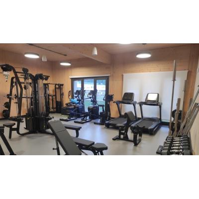 Esteribar abre un gimnasio en el polideportivo de Olloki