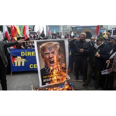 La guerra incendia Oriente Medio y golpea a EE UU con la muerte de 3 militares