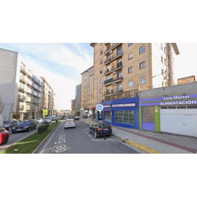 Imputan por no tener carné de conducir a un detenido por robar en un supermercado