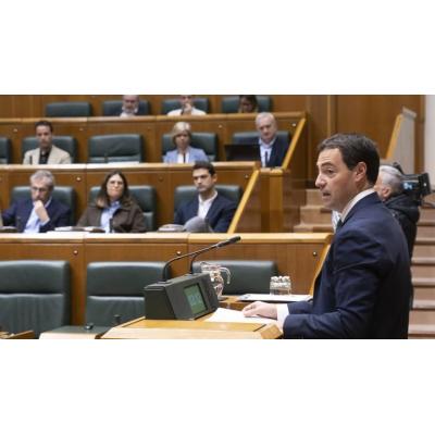 Pradales alerta de los discursos "retrógrados" sobre igualdad