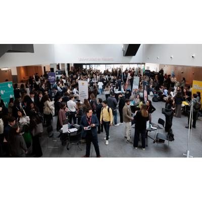 Se busca talento: la Feria de Empleo de la Universidad de Navarra conecta a miles de jóvenes con sus próximas empresas