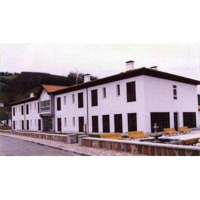 El último servicio: la Sociedad de Incendios de Lesaka dona su saldo final a la residencia tras extinguirse