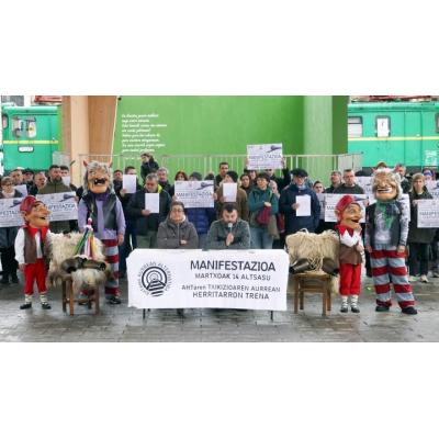 La Plataforma en Defensa del Tren de Sakana recoge 4.450 alegaciones contra el estudio del TAV