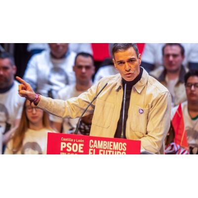 Sánchez tacha a Feijóo y Abascal de "hipócritas" por apoyar la guerra
