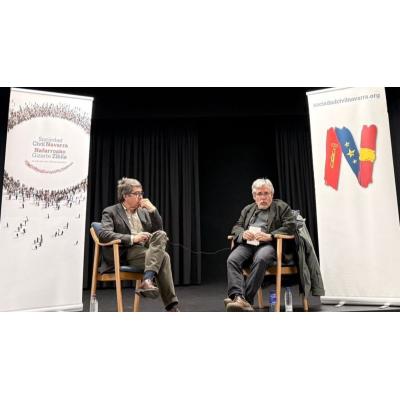 El escritor Félix Ovejero critica en Pamplona la "tiranía del nacionalismo" y cómo la izquierda la ha asumido