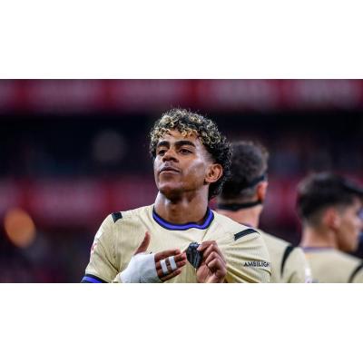 Un golazo de Lamine Yamal afianza al Barcelona en el liderato