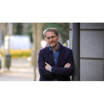 Máximo Huerta: “Las mujeres nos han cuidado sin épicas, sin ruido, sin titulares..., les debemos todo”