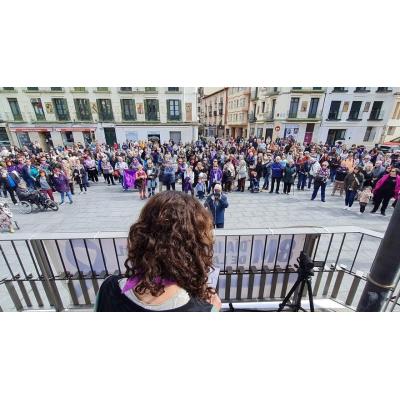 Tudela celebra un 8M reivindicativo pero con aire de fiesta