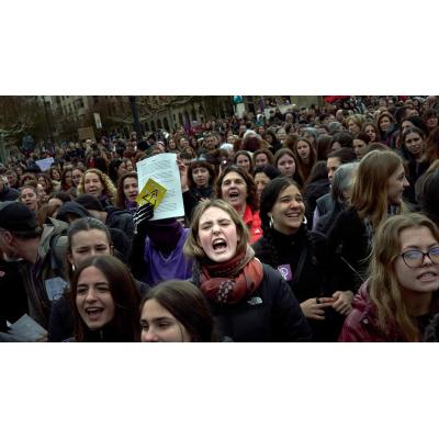 Miles de voces por la igualdad en Navarra
