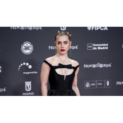 Clara Galle, actriz y defensora de causas humanitarias en la alfombra roja