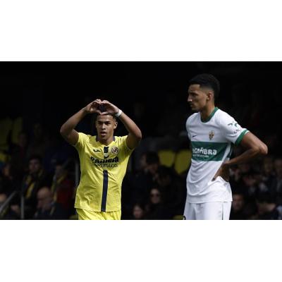 El Villarreal mantiene su solidez como local ante un Elche atascado