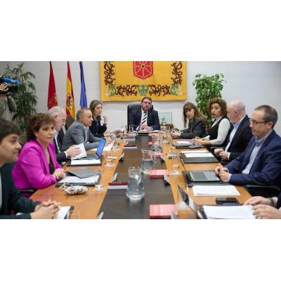 Los socios del Gobierno de Navarra rechazan el “hachazo” de la derecha a la renta garantizada