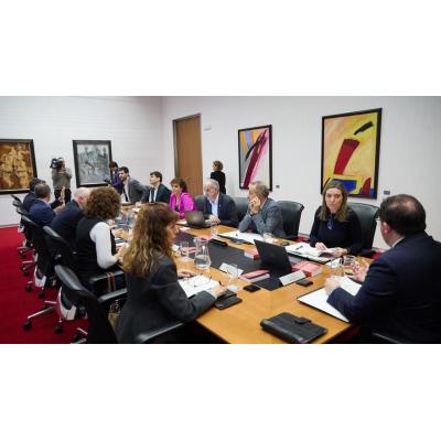 Fotos de la mesa y junta de Portavoces del Parlamento de Navarra