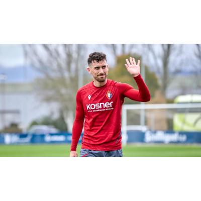 Kike Barja: "Me gustaría seguir en Osasuna por mi rendimiento, no por ser canterano, capitán y navarro"