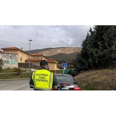 Doble multa en Muruarte de Reta: excede la velocidad en un control de radar y le descubren además un detector en su coche