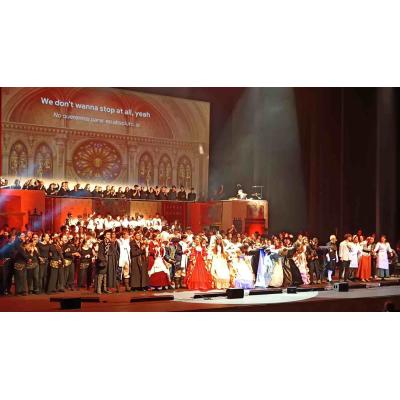 Cortesanos del Siglo de Oro cantando 'Bohemian Rhapsody': el musical de un colegio de Pamplona que ha desbordado Baluarte